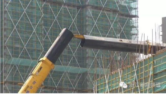 五一假期，杭州一工地的起重機(jī)吊機(jī)倒塌，造成1人重傷，3人輕傷